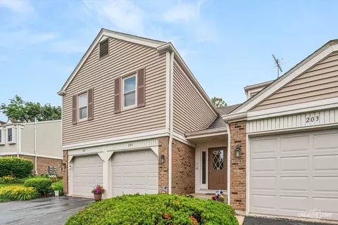 205 Millington Way #205, Saint Charles, IL 60174
