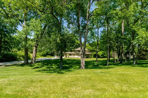 19866 Lakewood Dr, Bloomington, IL 61705