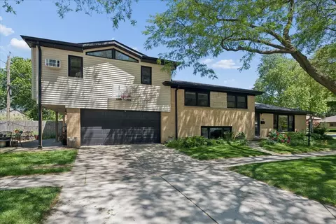 701 Laporte Ave, Wilmette, IL 60091