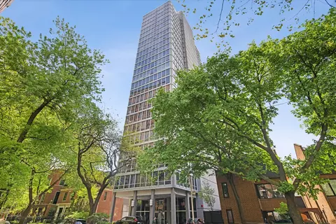 339 W Barry Ave #24A, Chicago, IL 60657