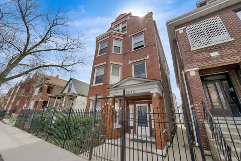 2853 W 40th St, Chicago, IL 60632