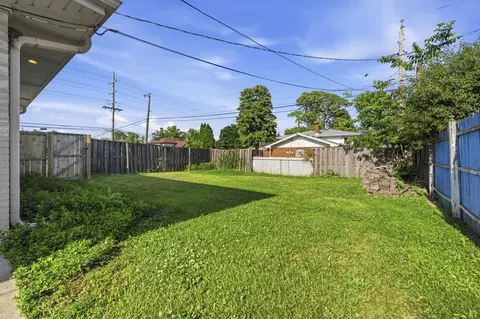 Exterior - 2001 Plainfield Dr, Des Plaines, IL 60018 photo 7 of 7
