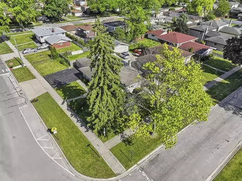 View/Area - 2001 Plainfield Dr, Des Plaines, IL 60018 photo 3 of 5