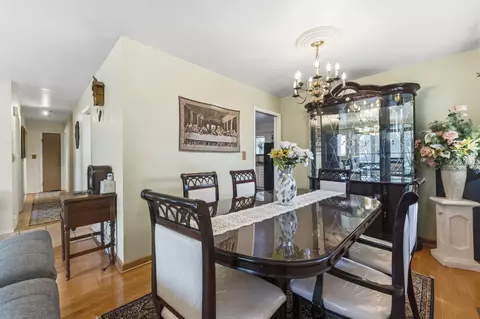 Dining - 2001 Plainfield Dr, Des Plaines, IL 60018 photo 1 of 1