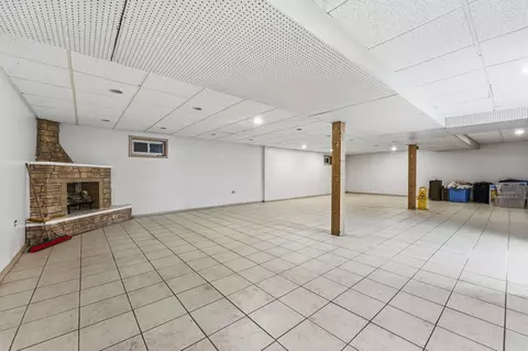 Other - 2001 Plainfield Dr, Des Plaines, IL 60018 photo 3 of 6