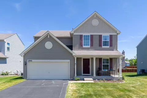 1541 Bristol Dr, Hampshire, IL 60140