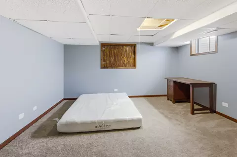 Bedroom - 845 Crabtree Ln, Cary, IL 60013 photo 5 of 5