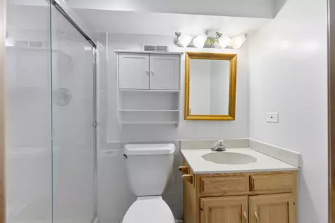 Bath - 845 Crabtree Ln, Cary, IL 60013 photo 5 of 5