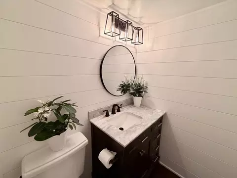 Bath - 1376 Burns Dr, Elgin, IL 60120 photo 3 of 3