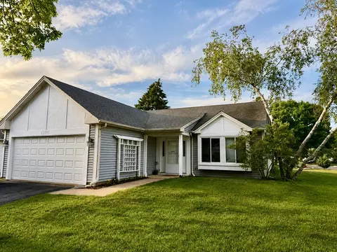 1376 Burns Dr, Elgin, IL 60120