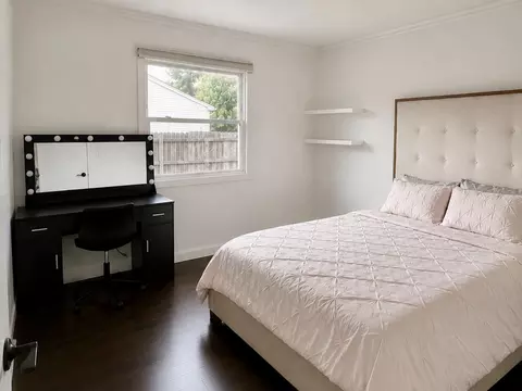 Bedroom - 1376 Burns Dr, Elgin, IL 60120 photo 1 of 3