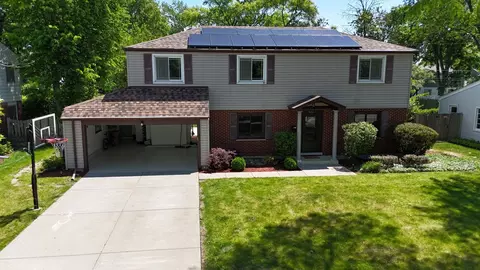 Exterior - 121 Pine St, Deerfield, IL 60015 photo 6 of 6