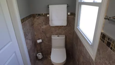 Bath - 121 Pine St, Deerfield, IL 60015 photo 3 of 4
