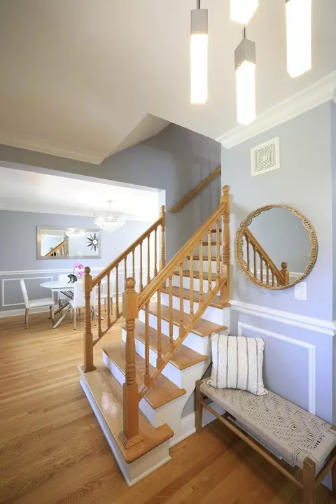 Entry Way - 121 Pine St, Deerfield, IL 60015 photo 2 of 4