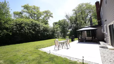 Exterior - 121 Pine St, Deerfield, IL 60015 photo 4 of 6