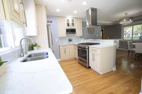 Kitchen - 121 Pine St, Deerfield, IL 60015 photo 4 of 4