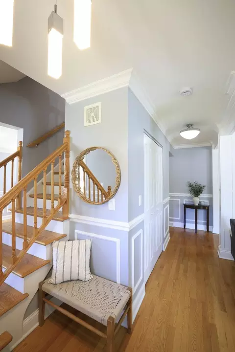 Entry Way - 121 Pine St, Deerfield, IL 60015 photo 3 of 4