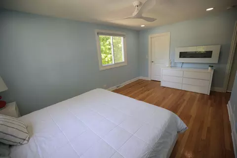 Bedroom - 121 Pine St, Deerfield, IL 60015 photo 3 of 9