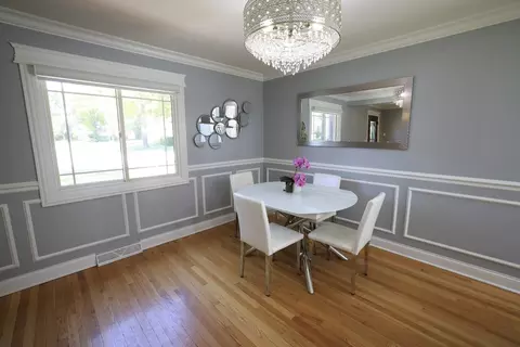 Dining - 121 Pine St, Deerfield, IL 60015 photo 1 of 3