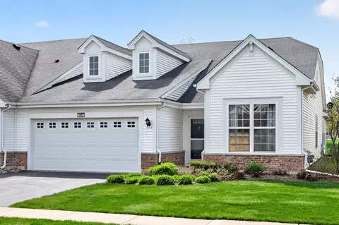1682 Francis Dr, Pingree Grove, IL 60140