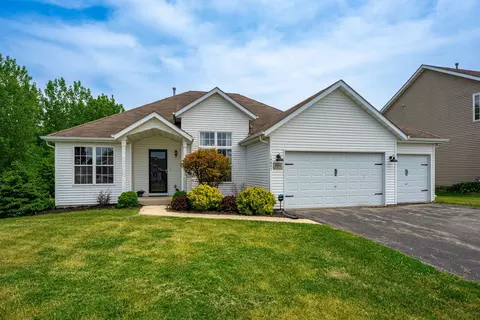 14045 Tallgrass Trl, Poplar Grove, IL 61065
