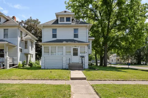 204 15th Ave, East Moline, IL 61244