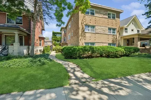 1528 W Chase Ave #2C, Chicago, IL 60626