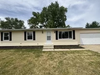 2212 Fairview Ln, Mchenry, IL 60051