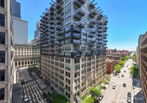 565 W Quincy St #704, Chicago, IL 60661