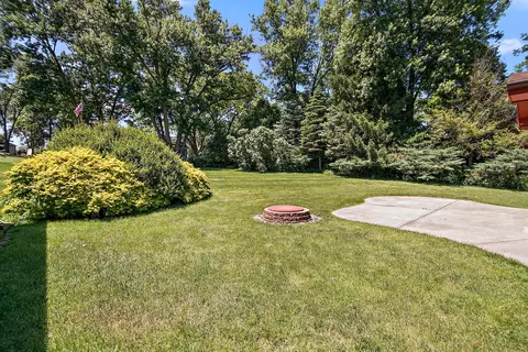Exterior - 309 E Circle Dr, New Lenox, IL 60451 photo 4 of 5