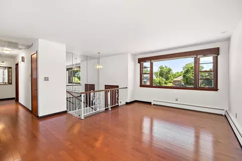 Living - 309 E Circle Dr, New Lenox, IL 60451 photo 2 of 8