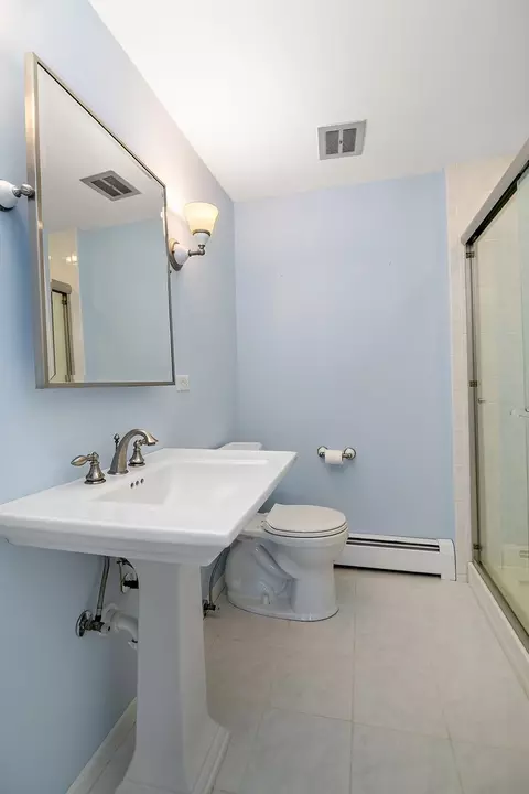 Bath - 309 E Circle Dr, New Lenox, IL 60451 photo 3 of 3