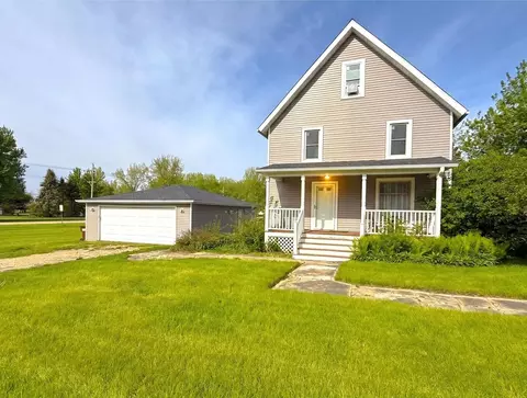 240 Maple St, Paw Paw, IL 61353