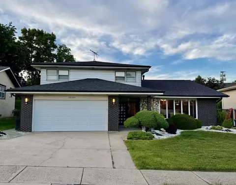 10359 Winter Park Dr, Palos Hills, IL 60465