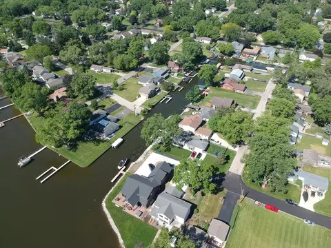 View/Area - 2901 Gregg Dr, Mchenry, IL 60050 photo 2 of 6