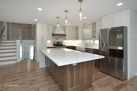 Kitchen - 2901 Gregg Dr, Mchenry, IL 60050 photo 2 of 3