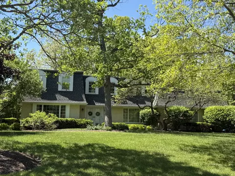 940 Grandview Ln, Lake Forest, IL 60045