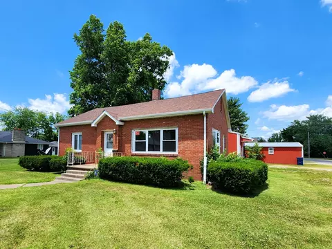 809 E Main St, West Frankfort, IL 62896