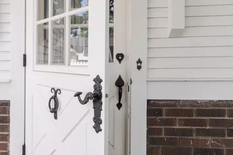 Entry Way - 1507 E Taylor St, Bloomington, IL 61701 photo 1 of 1