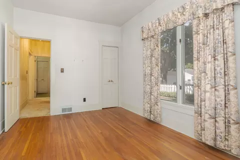 Bedroom - 1507 E Taylor St, Bloomington, IL 61701 photo 2 of 4