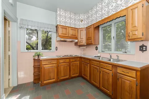Kitchen - 1507 E Taylor St, Bloomington, IL 61701 photo 2 of 2
