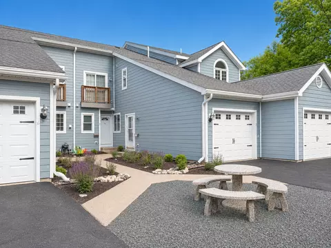 355 Havenwood Dr #3, Lake Geneva, WI 53147