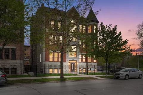 4800 S Saint Lawrence Ave #2N, Chicago, IL 60615