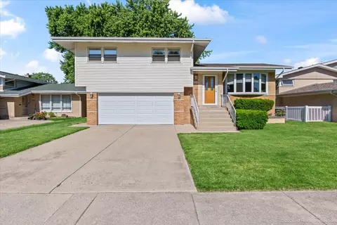10328 Long Ave, Oak Lawn, IL 60453