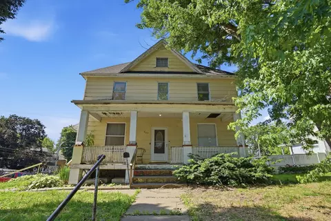 903 W 14th St, Davenport, IA 52804