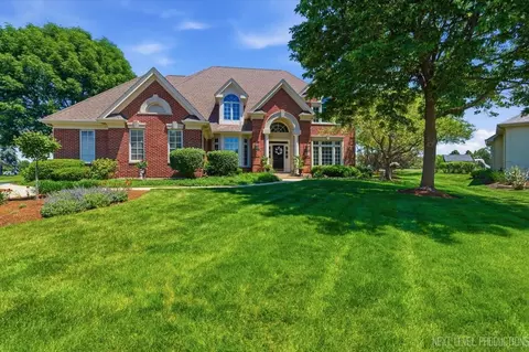 955 Harbor Town Ct, Geneva, IL 60134