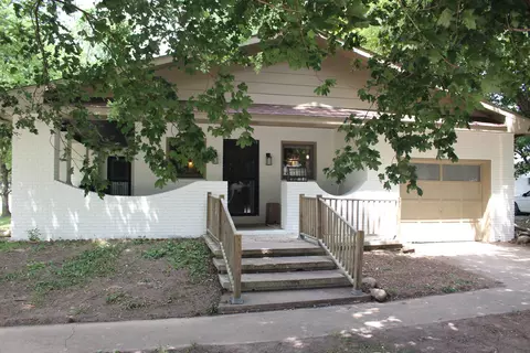21 Ash St, Weldon, IL 61882