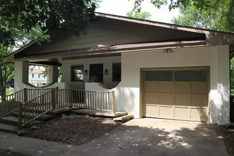 Exterior - 21 Ash St, Weldon, IL 61882 photo 2 of 8