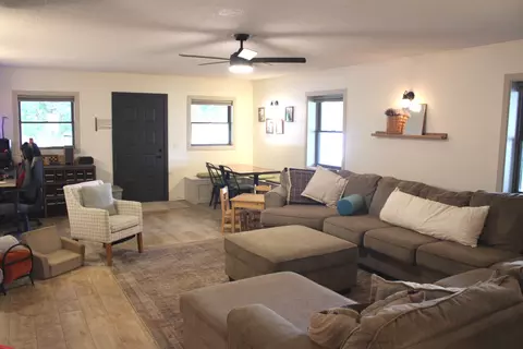 Living - 21 Ash St, Weldon, IL 61882 photo 3 of 3
