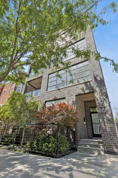 456 N Carpenter St #2, Chicago, IL 60642